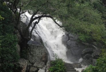 ulakkai aruvi waterfalls in kanyakumari